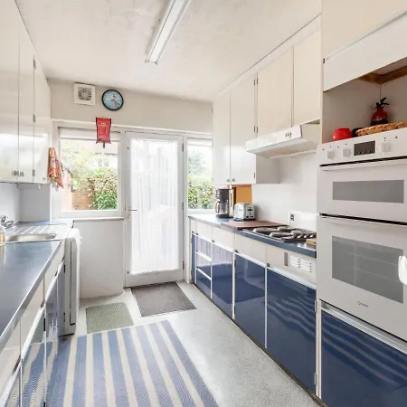 Jeanettes By Interhome Holiday home New Malden