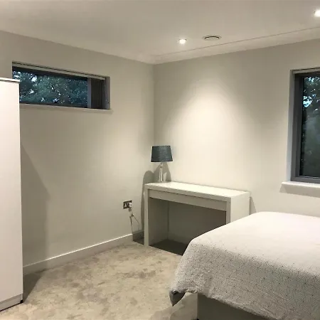 Lovely In Modern London Homestay *