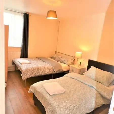 Spacious 2bedroom With Patio By Excel Centre Apartment *