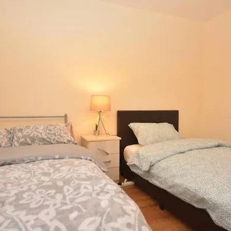 Apartment Spacious 2bedroom With Patio By Excel Centre London