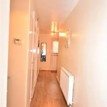 Apartment Spacious 2bedroom With Patio By Excel Centre London