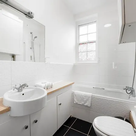 Mayfair By Capital Apartment *