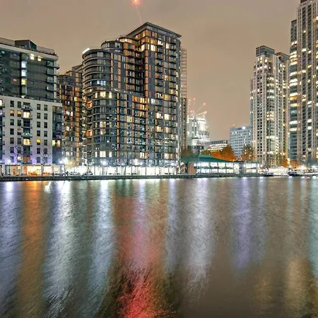 Peaceful Modern 2 Bedroom Flat With Water Views London