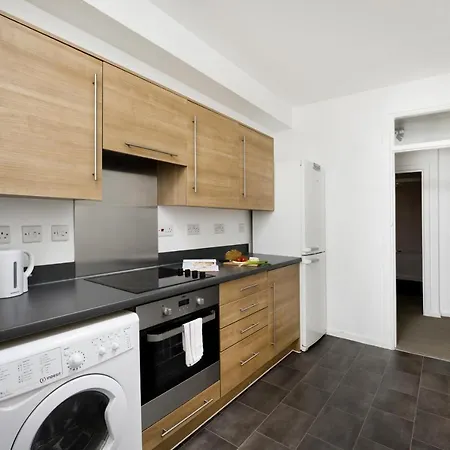 Riverside Accommodation In Pimlico - London Apartment *