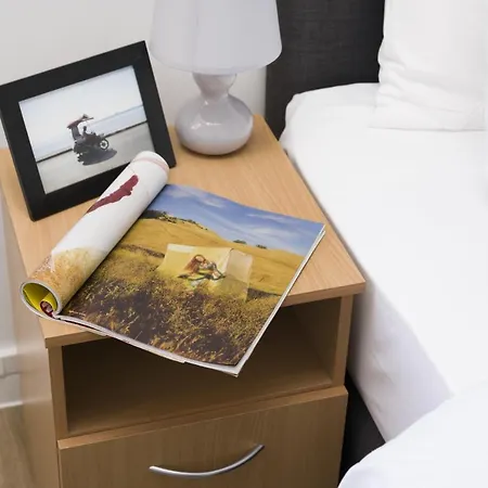 Riverside Accommodation In Pimlico - London London