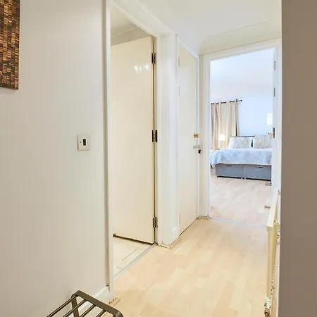 Soho Lovely Central Studio Lift Access דירה