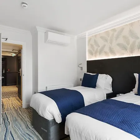 Hotel Commodore 3*