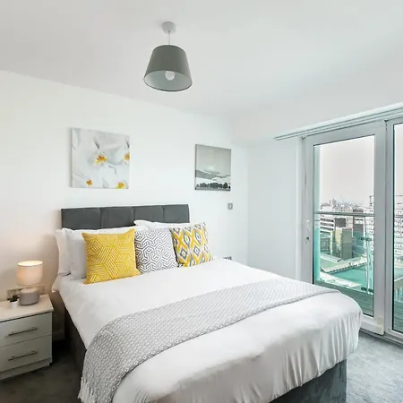 Skyvillion - 3bed Penthouse Near Airport, O2 Arena, Excel Centre With Parking * London