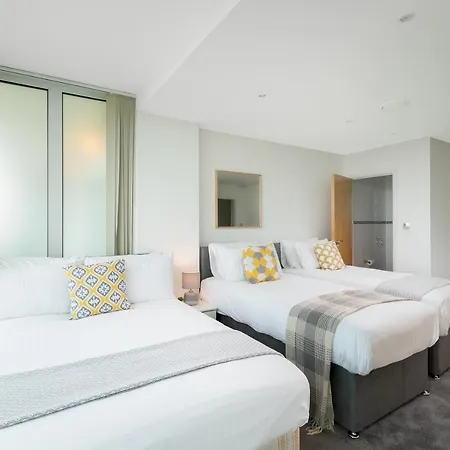 Skyvillion - 3bed Penthouse Near Airport, O2 Arena, Excel Centre With Parking Apartment