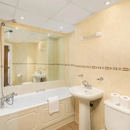 Skyvillion - 3bed Penthouse Near Airport, O2 Arena, Excel Centre With Parking Apartment *