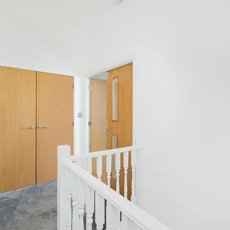 Apartment Skyvillion - 3bed Penthouse Near Airport, O2 Arena, Excel Centre With Parking *