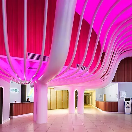 Atrium Heathrow Hillingdon