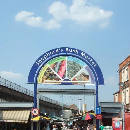 Apartment Groves 4 Bedroom, Shepherds Bush *