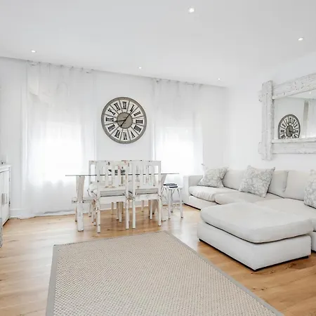 The White Near Kensington High St London