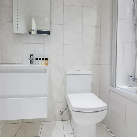1vh Virginia House, 31 Bloomsbury Way By Living Ferienhaus *