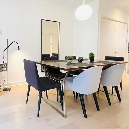 Olympic Family Home, With Own Garden Bliss * London