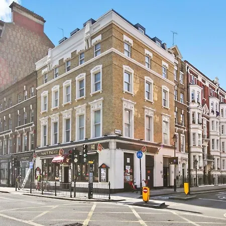 1vh Virginia House, 31 Bloomsbury Way By Living *