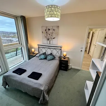 Luxury 5* Penthouse Greenwich Sleep 9 With Parking Apartment
