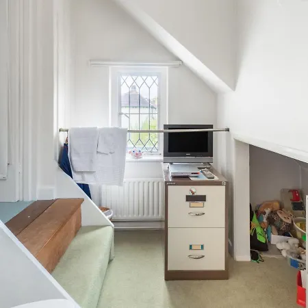 Jeanettes By Interhome Holiday home New Malden