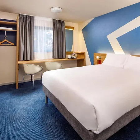 Ibis Budget London Heathrow Terminal 5 Hotel 3*