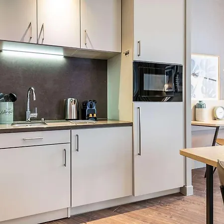 Adagio Stratford 4*
