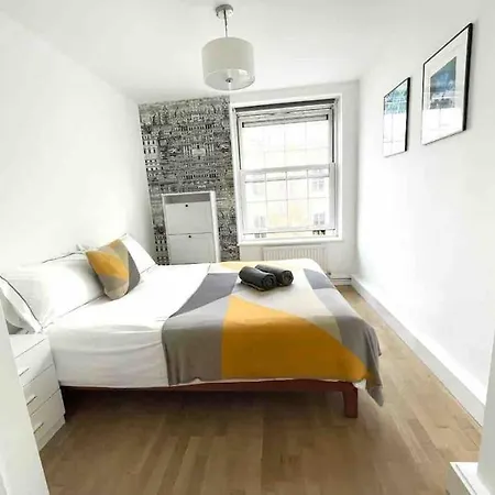 Apartmán Specious 2 Bedroom Flat - Zone 1 *