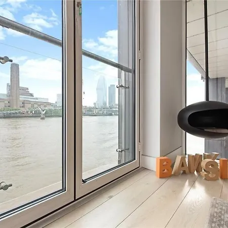 Modern In By River Thames Apartment