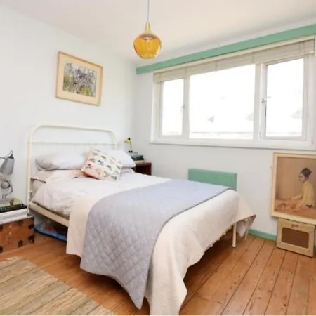 Stylish 3 Bed House With Parking In Bermondsey, Se1 London