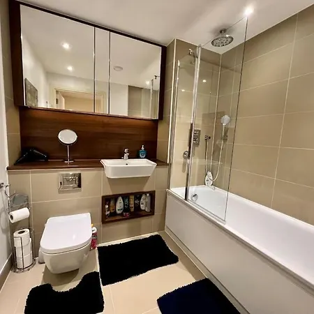Apartment Luxury 5* Penthouse Greenwich Sleep 9 With Parking *