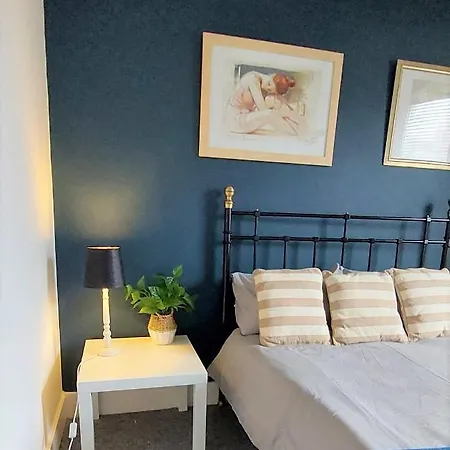 Very Spacious Two Bedroom Converted In East Apartment *