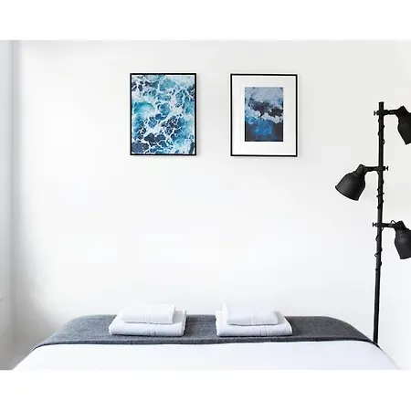 Specious 2 Bedroom Flat - Zone 1 Apartmán *