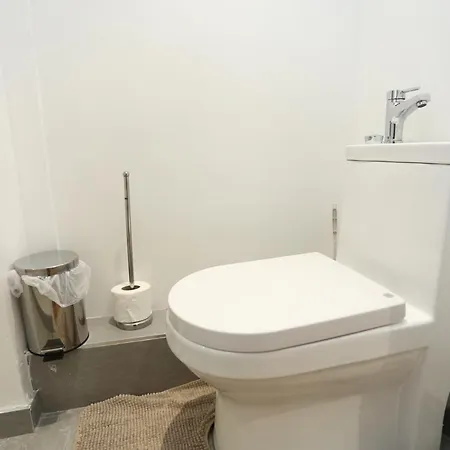 Cosy With En-suite Bathroom And Shared Kitchen * Thamesmead (Greater London)