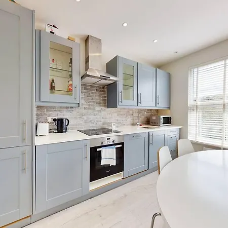 Stylish 2bed2bath Flat 4min From Tube Station 別荘 *