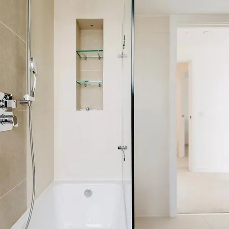 Executive Waterfront Split Penthouse *