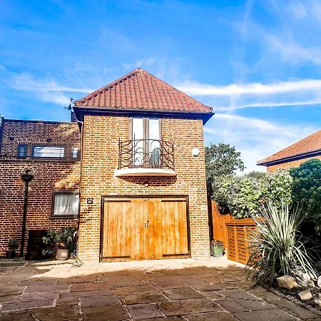 Gatsby Villa London Villa