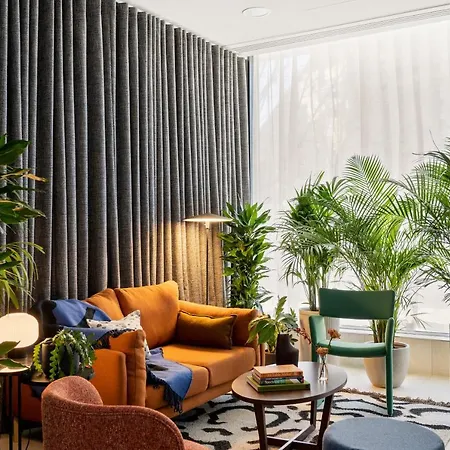 Cove Landmark Pinnacle Hotel 4*