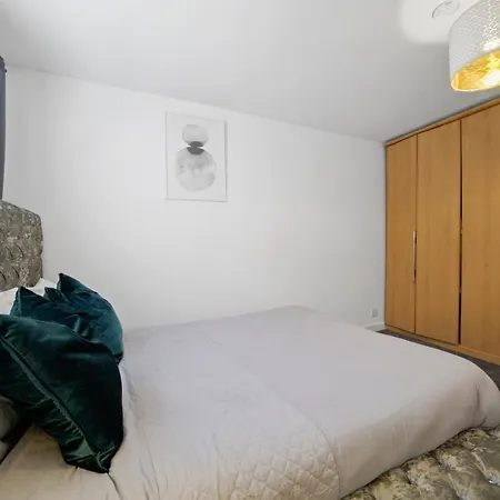 Modern Deluxe 1 Bed Bermondsey Bridge *