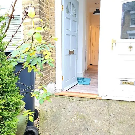 Wimbledon Ideal 1 Bedroom Ground Floor With Garden *