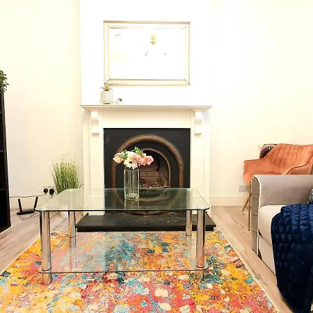 Wimbledon Ideal 1 Bedroom Ground Floor With Garden Holiday home London