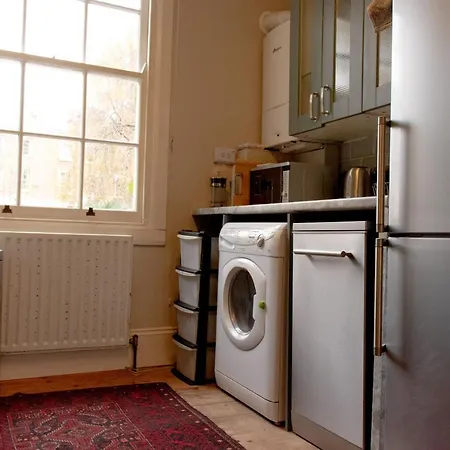 Trendy Two Bed With Private Garden