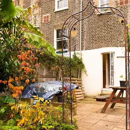 Apartment Trendy Two Bed With Private Garden *