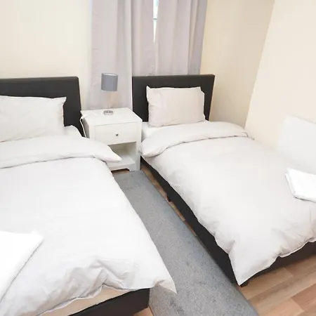 Cheerful 4 Bedroom House In Greater
