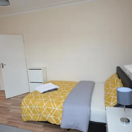 Casa vacanze Cheerful 4 Bedroom House In Greater Londra