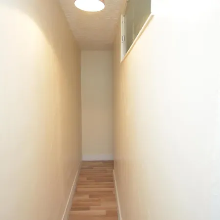 Cheerful 4 Bedroom House In Greater Ferienhaus *
