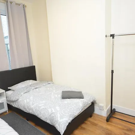 Holiday home Cheerful 4 Bedroom House In Greater *