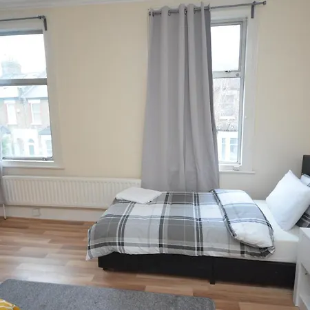Holiday home Cheerful 4 Bedroom House In Greater