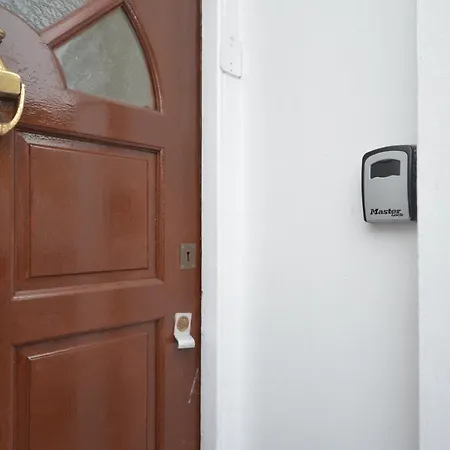 Casa vacanze Cheerful 4 Bedroom House In Greater