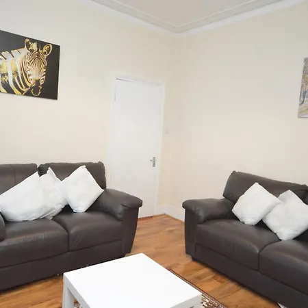 Cheerful 4 Bedroom House In Greater Casa vacanze *