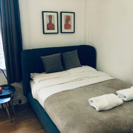The Courtfield Plaza Apartment London