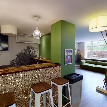 Private Bedrooms With Shared Kitchen And At Iq Tufnell House In * London